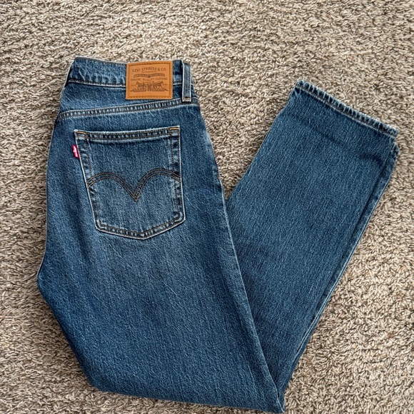 Levi’s Wedgie Straight Women’s Jeans - Picture 2 of 6